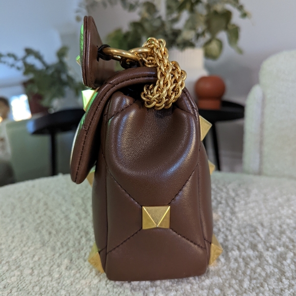 Authentic VALENTINO ROMAN STUD BAG MEDIUM - Picture 4 of 16